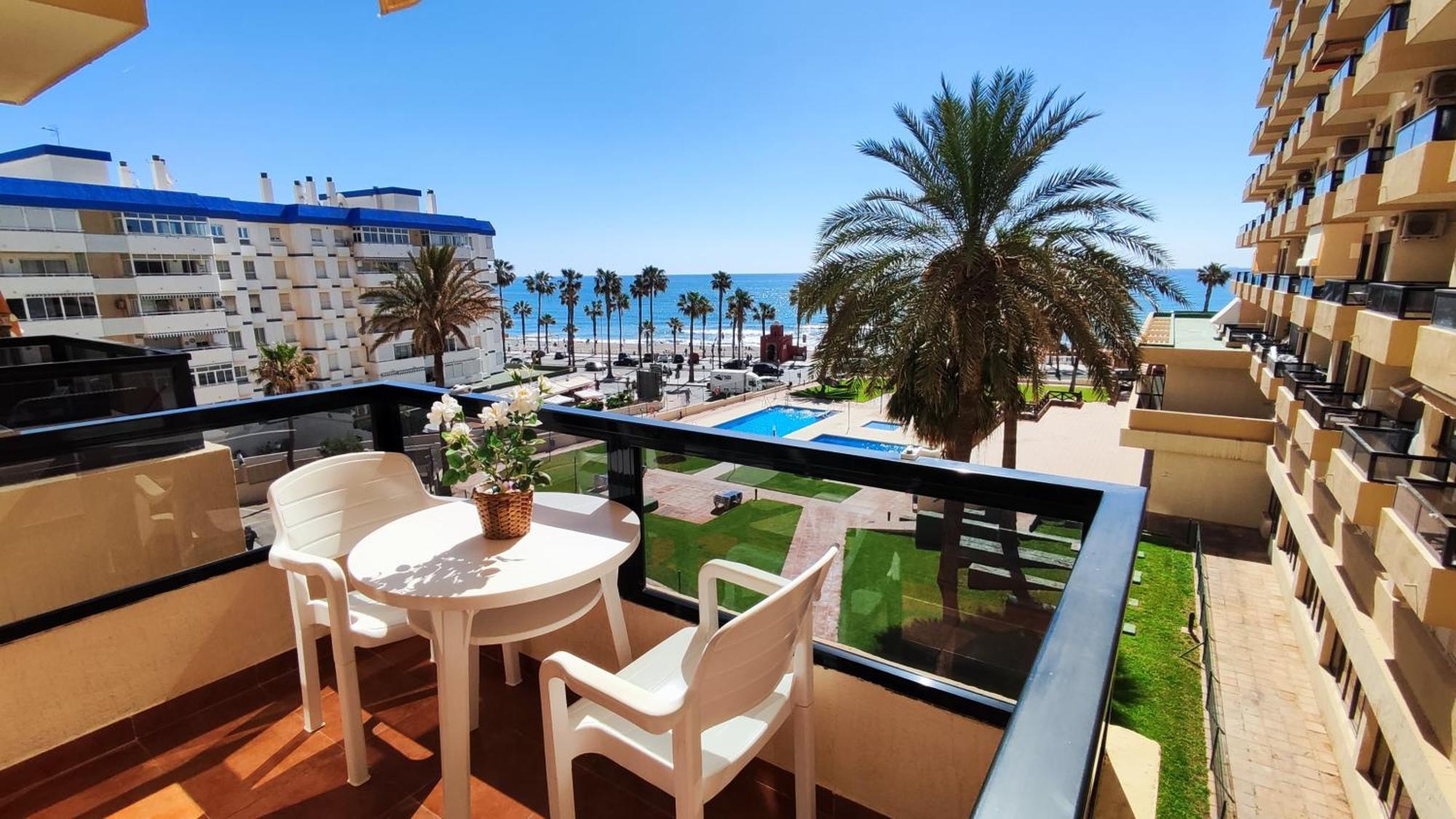 Aloha Playa Apartment With Ocean Views And Pools Benalmádena Exterior foto